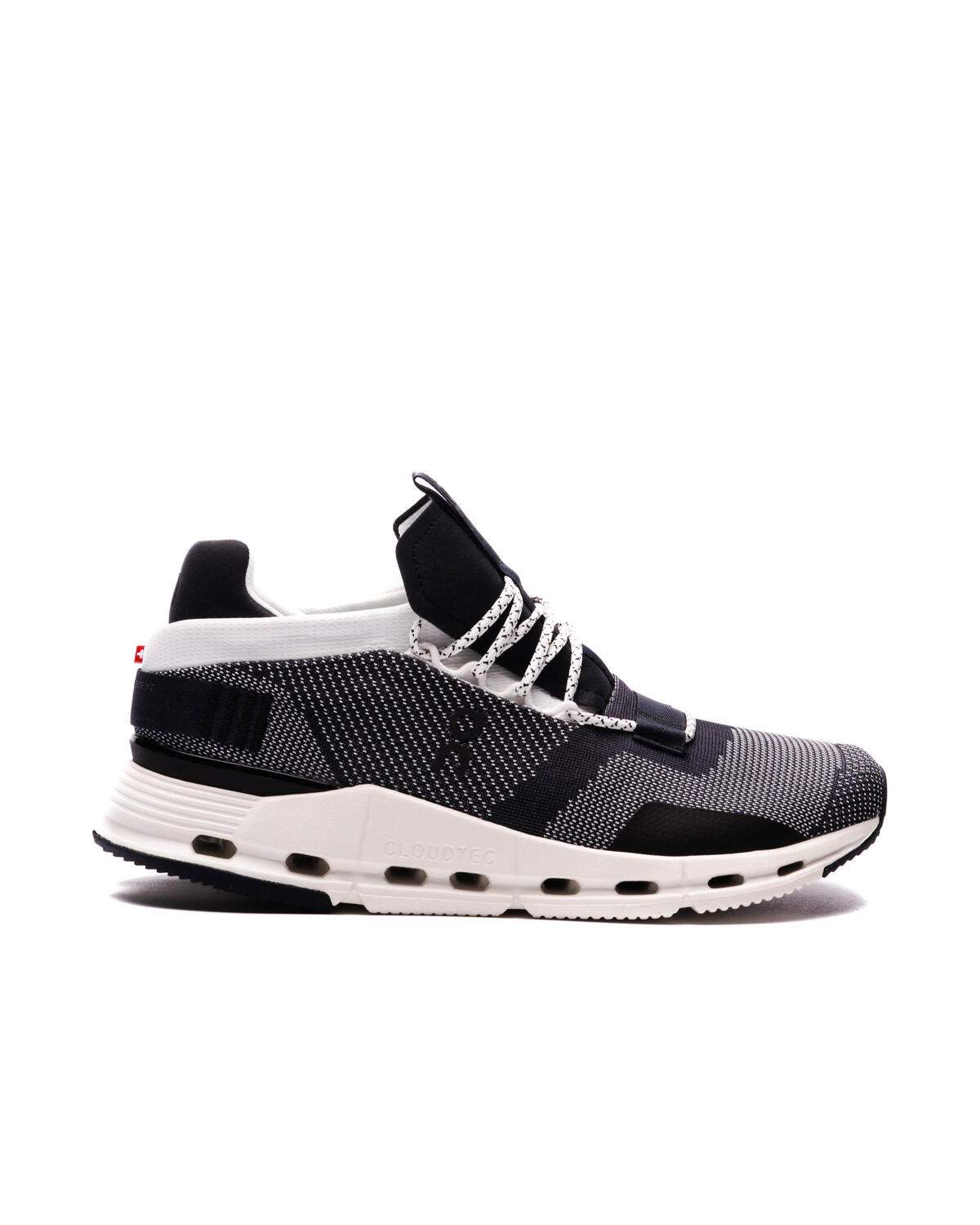 on-cloudnova-black-white-m-26.